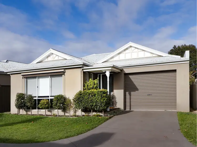Main view of Homely townhouse listing, 2/460 Raymond Street, Sale VIC 3850