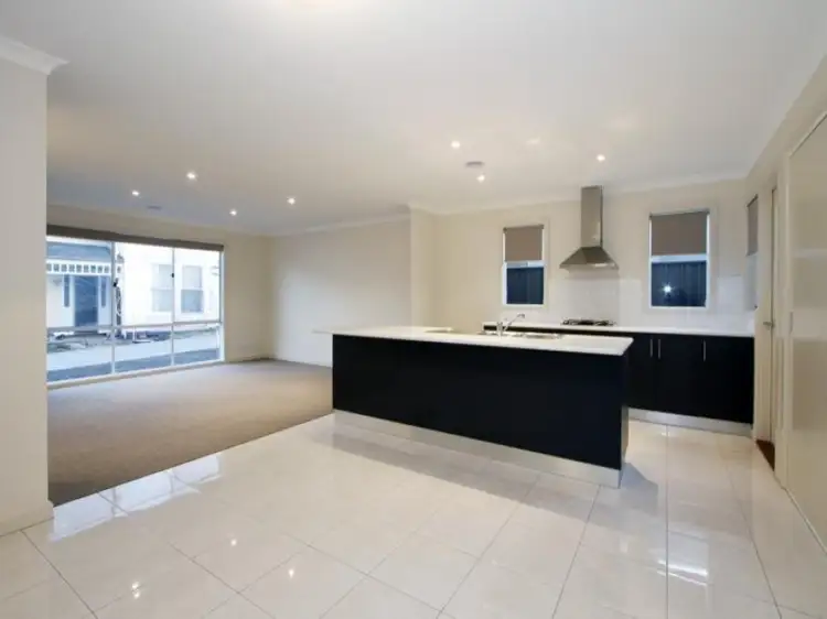 Third view of Homely townhouse listing, 2/460 Raymond Street, Sale VIC 3850