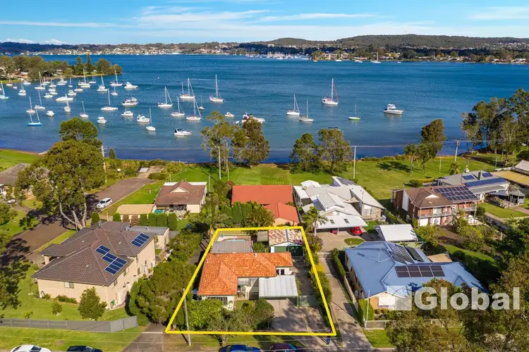 77 Bay Road, Bolton Point NSW 2283