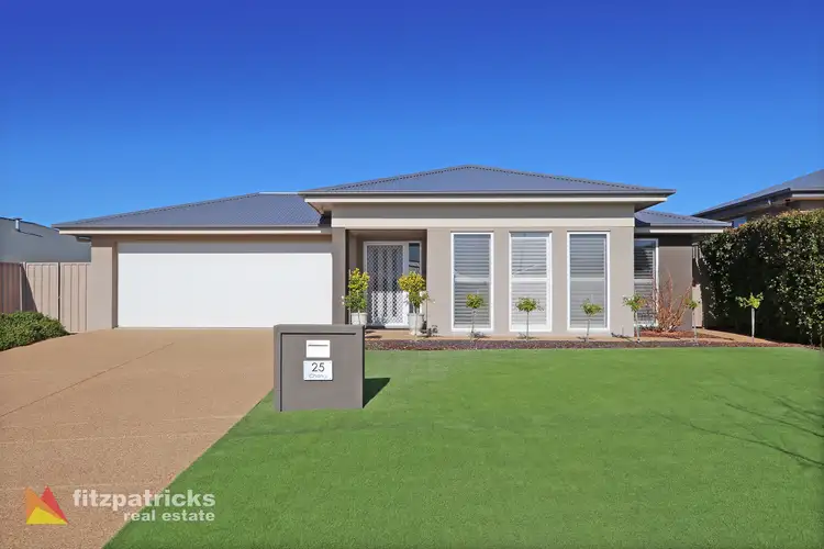 25 Chang Avenue, Lloyd NSW 2650