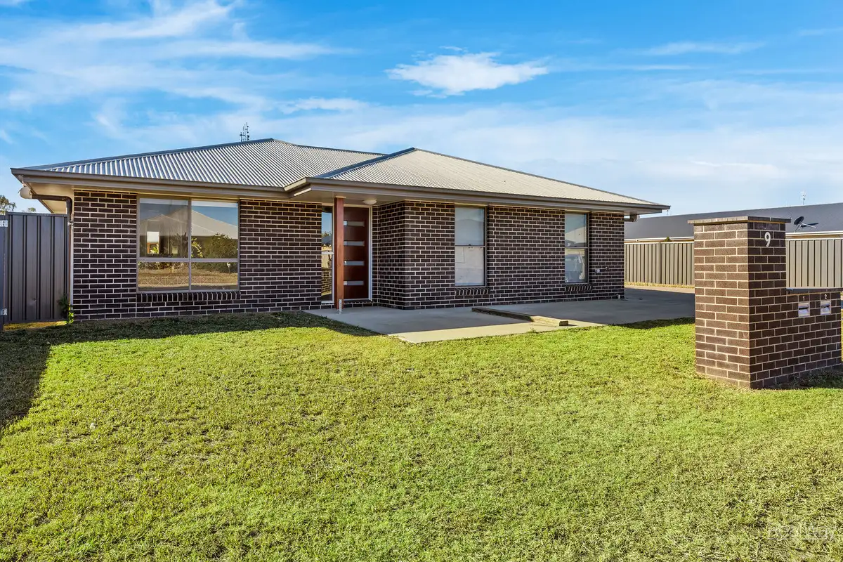 Main view of Homely unit listing, 1/9 Dudley Street, Chinchilla QLD 4413