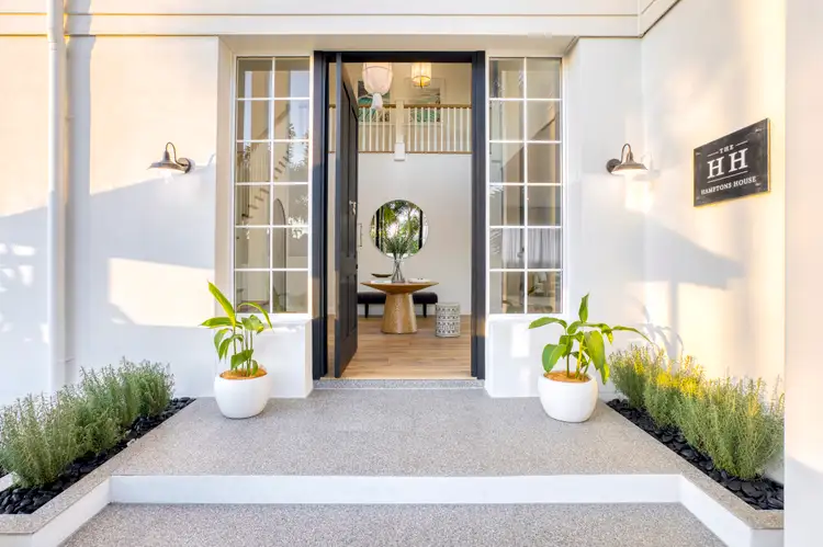 Sixth view of Homely house listing, 10 Helen Court, Broadbeach Waters QLD 4218