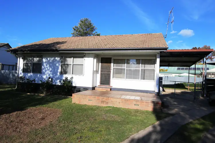 7 Ross Court