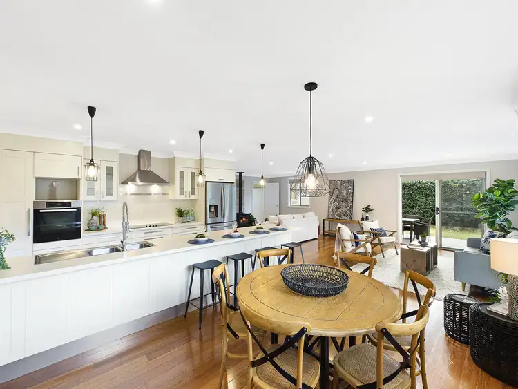 8 Runyon Close, Narara NSW 2250