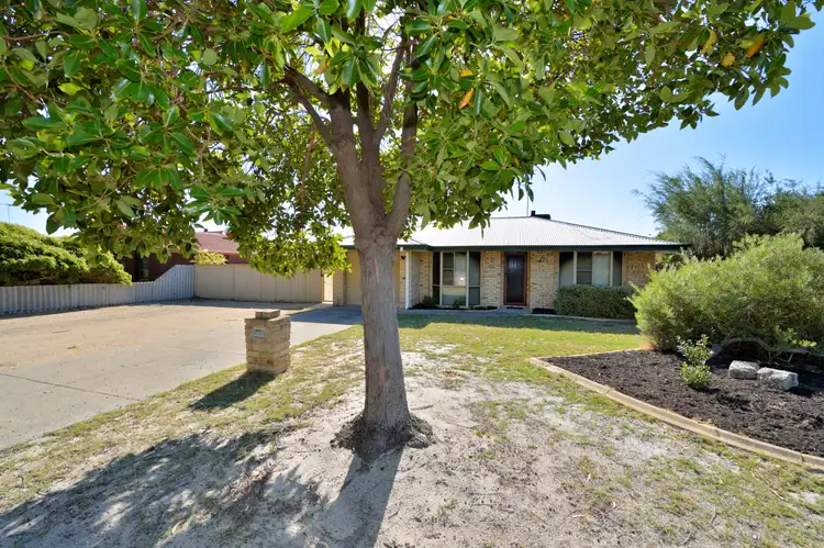 40 Leyburn Drive, Halls Head WA 6210
