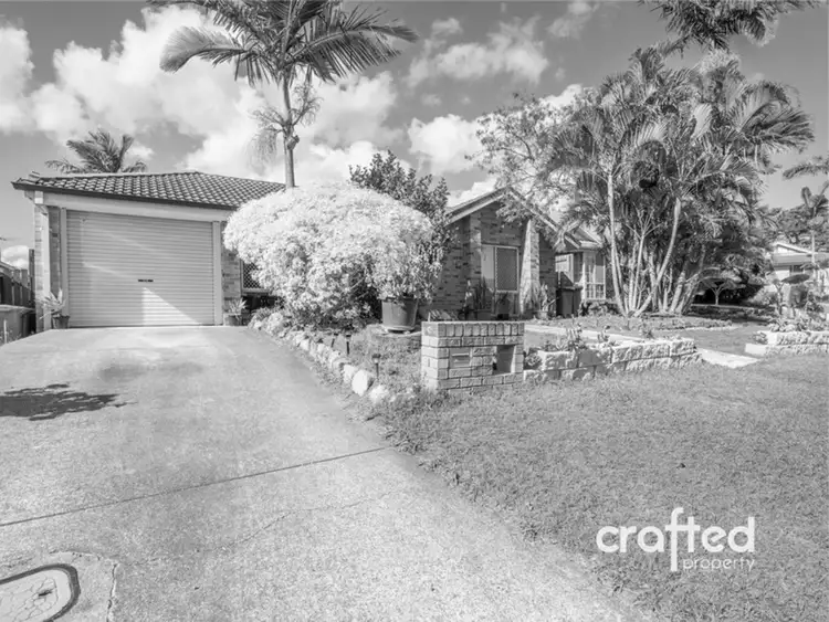 10 Tannadice Court, Regents Park QLD 4118