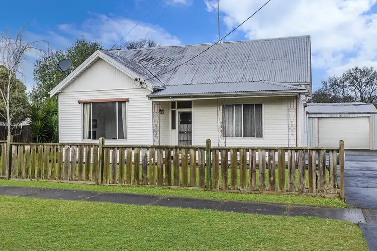 30 Moore Street, Hamilton VIC 3300