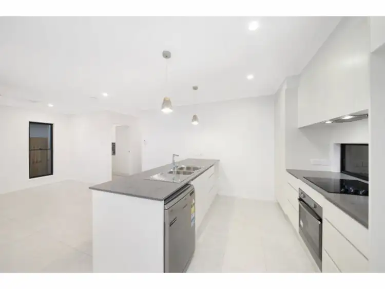 18 Sunray Avenue, Palmview QLD 4553