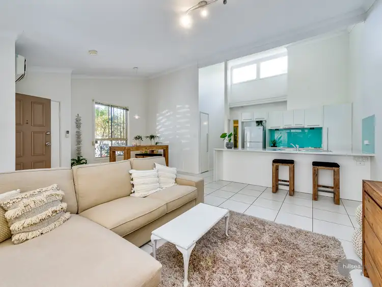 1/81 Olsen Avenue, Labrador QLD 4215