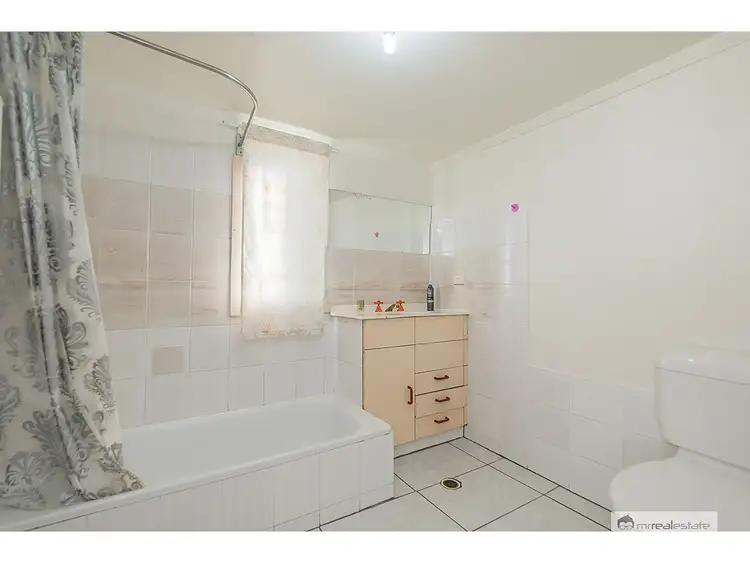 Sixth view of Homely block of units listing, 246 William Street, Allenstown QLD 4700