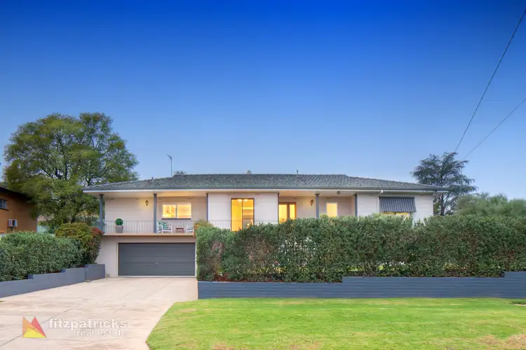 8 Churchill Avenue, Kooringal NSW 2650