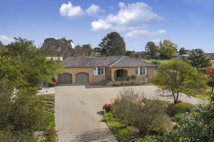 5 Plane Avenue, Uralla NSW 2358