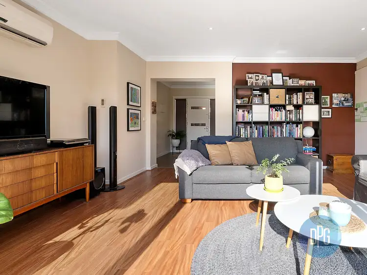 Main view of Homely unit listing, 2/10 Redgum Drive, Mansfield VIC 3722