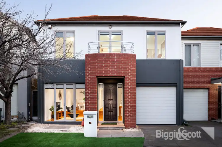 3 Strathaird Mews, Port Melbourne VIC 3207
