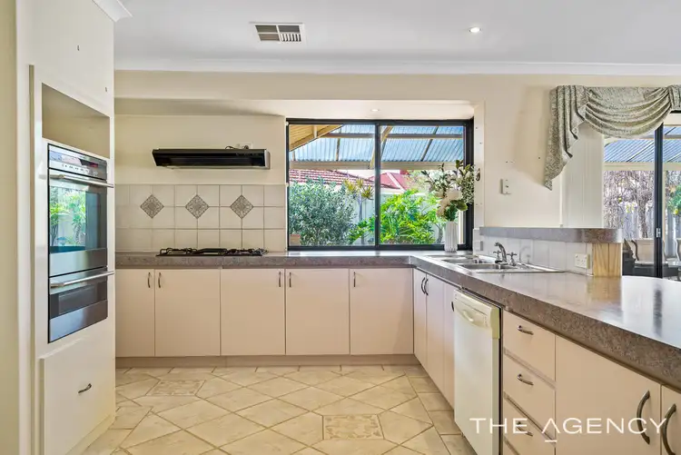 Sixth view of Homely house listing, 4 Calero Court, Atwell WA 6164