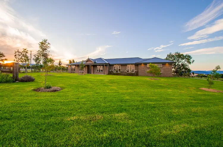 1a Somerset Place, Scone NSW 2337