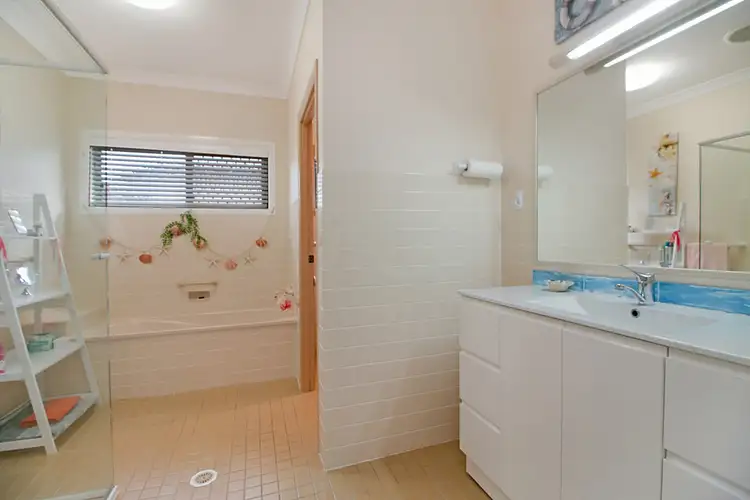 Fifth view of Homely house listing, 6 Kimberley Circuit, Banora Point NSW 2486