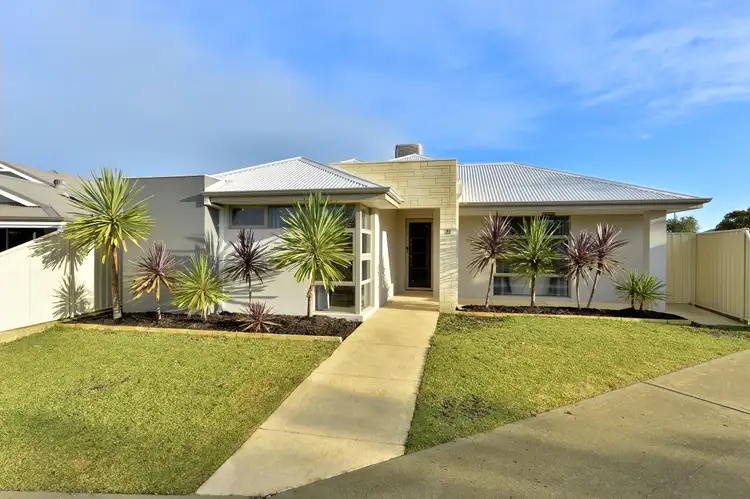 21 Karri Karri Pass, Lakelands WA 6180