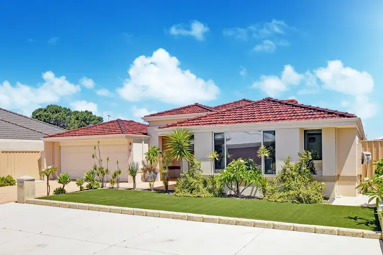 10 Paris Gardens, Hocking WA 6065