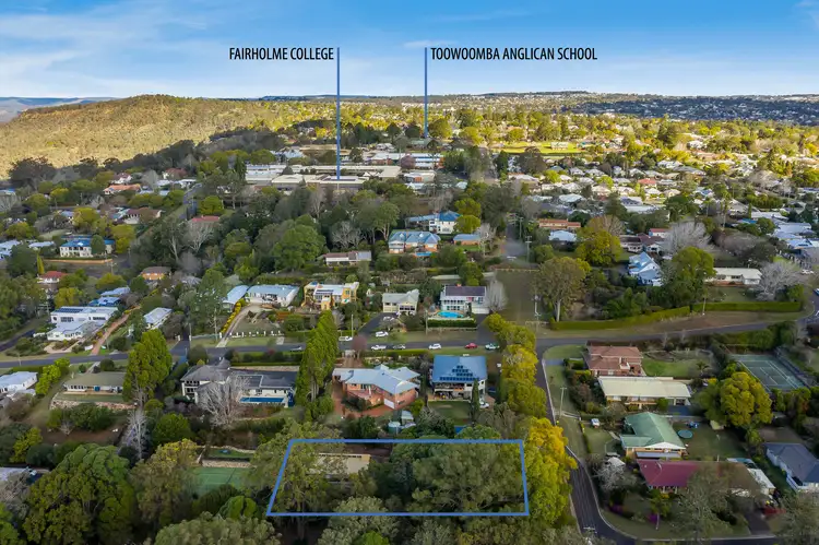 20 Wirra Wirra Street, Mount Lofty QLD 4350