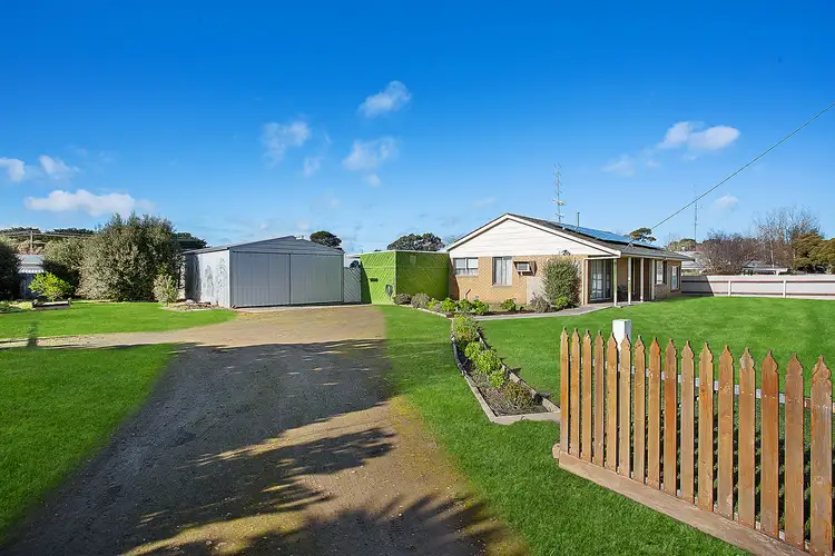 26 Cemetery Road, Cobden VIC 3266