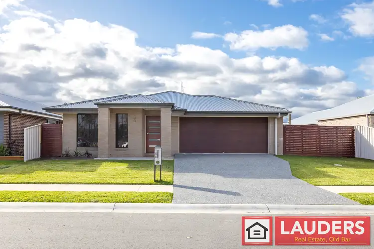 100 Albatross Way, Old Bar NSW 2430