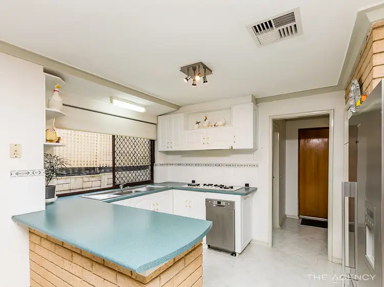 Fifth view of Homely house listing, 2 Melo Court, Heathridge WA 6027