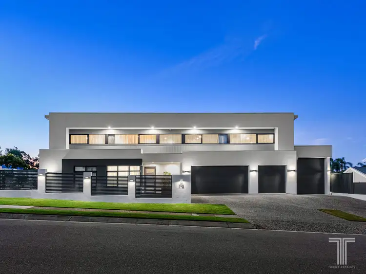 2 Agravain Street, Carindale QLD 4152