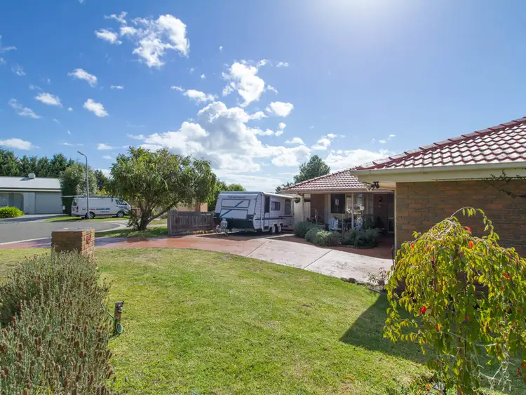Fifth view of Homely house listing, 8 Nirvana Court, Frankston VIC 3199