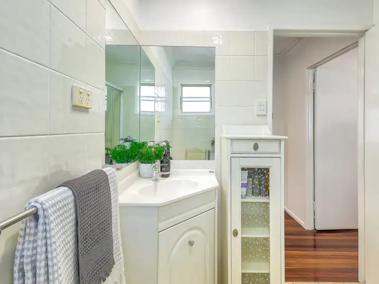 Fifth view of Homely unit listing, 2/398 Old Cleveland Road, Coorparoo QLD 4151