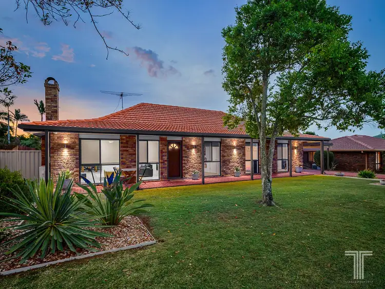 25 Lindisfarne Street, Carindale QLD 4152