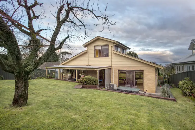 17 Heroes Avenue, Emerald VIC 3782