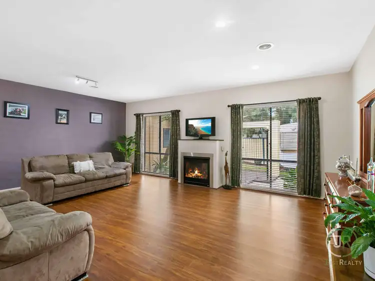 Fifth view of Homely house listing, 4 Amstel Mews, Cranbourne VIC 3977