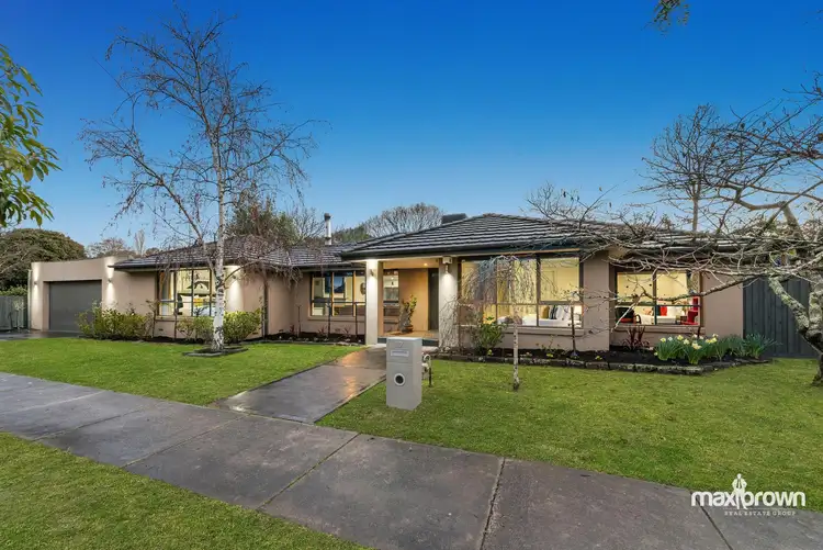 17 Melton Grove, Croydon VIC 3136