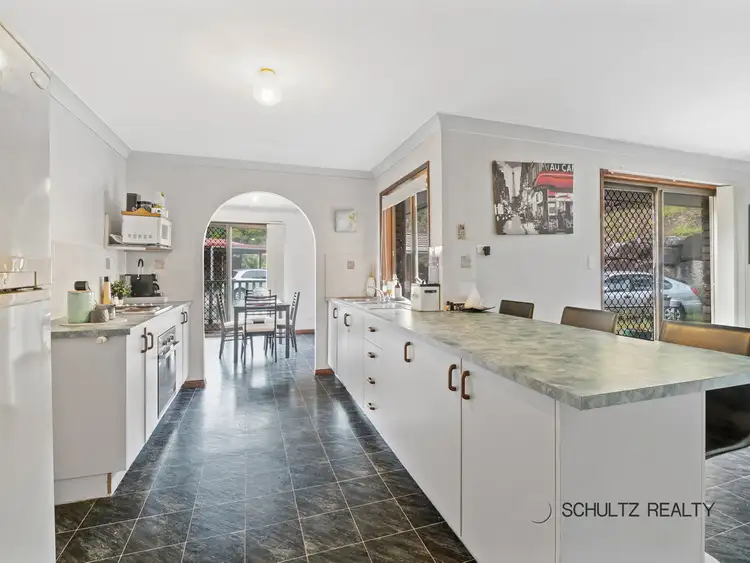 23 Leighton Drive, Edens Landing QLD 4207