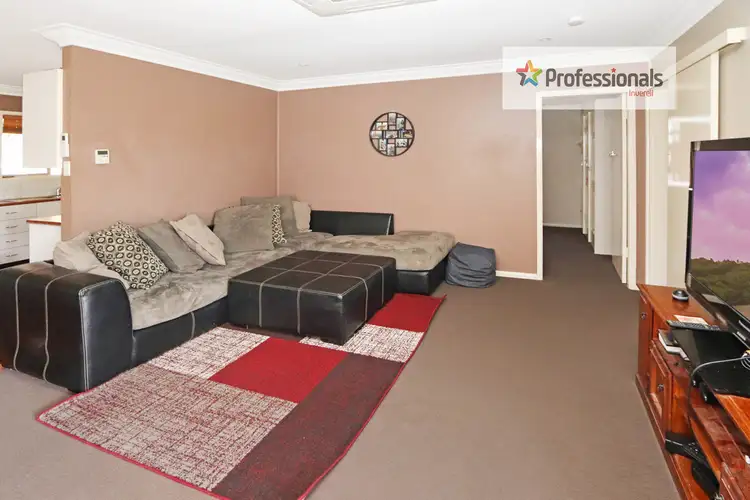 27 Greaves Street, Inverell NSW 2360