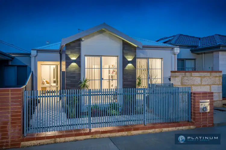 27 Roulettes Parade, Clarkson WA 6030