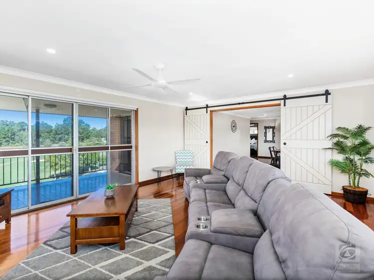 6 Emerald Place
