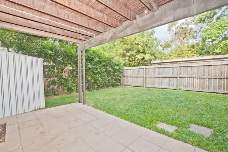 Main view of Homely apartment listing, 2/42 William Parade, Fairfield QLD 4103