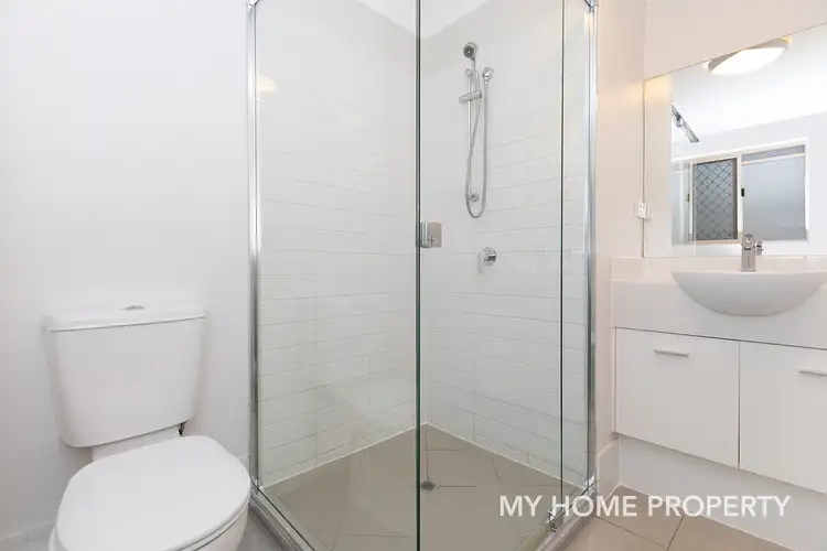 Fifth view of Homely unit listing, 2/288 Riding Road, Balmoral QLD 4171