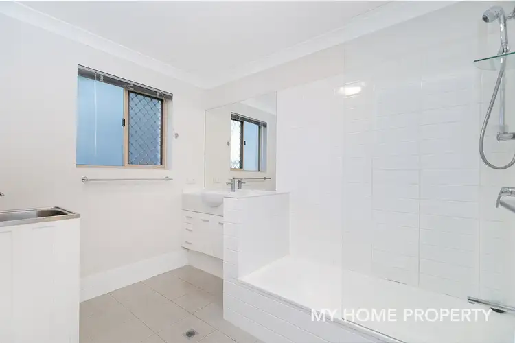 Sixth view of Homely unit listing, 2/288 Riding Road, Balmoral QLD 4171