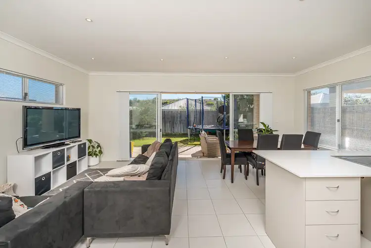 16 Sugarbush Way, Yanchep WA 6035