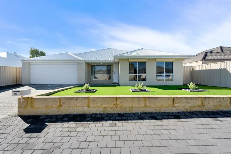 18 Plumeria Rise, Sinagra WA 6065