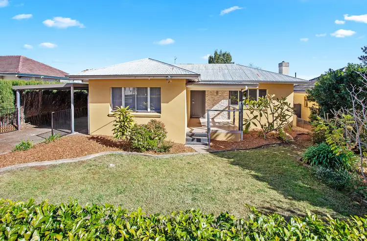 17 Gladstone Street, Newtown QLD 4350