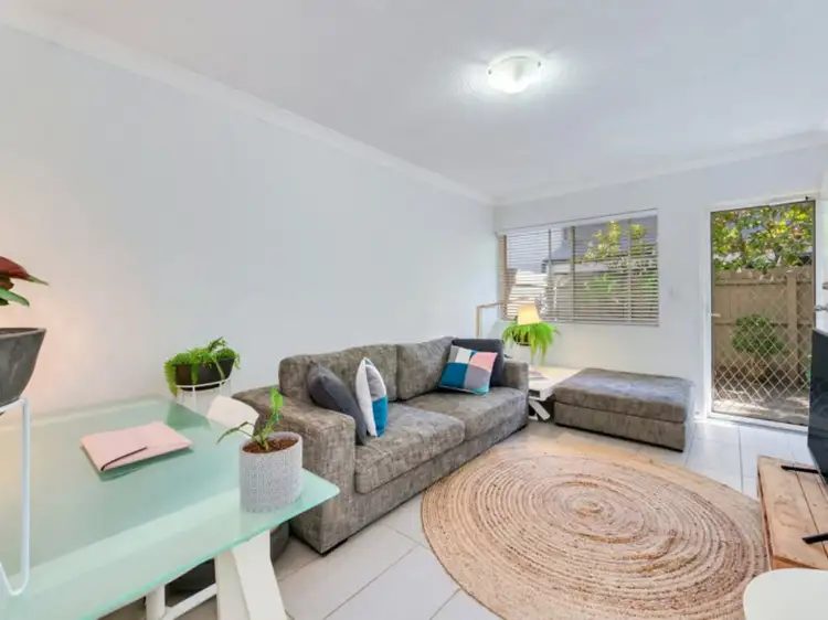 Main view of Homely house listing, 2/33 Victoria Terrace, Gordon Park QLD 4031