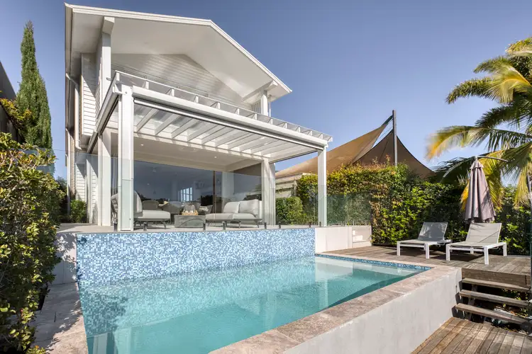1/17 Bombala Street, Broadbeach Waters QLD 4218