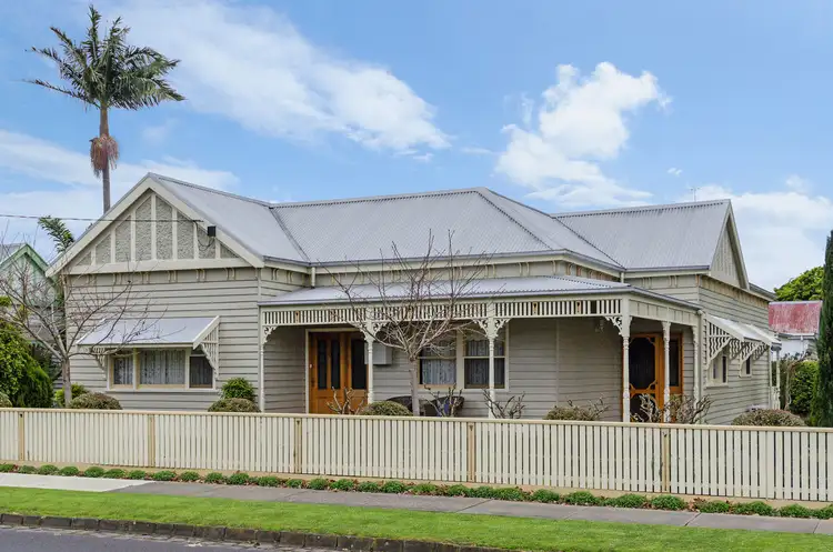 16 Thompson Street, Hamilton VIC 3300