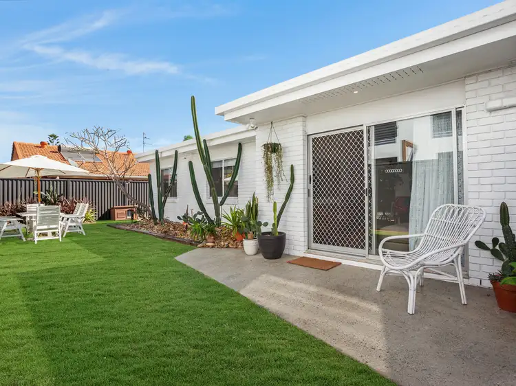 Main view of Homely semi-detached listing, 2/50 Albion Avenue, Miami QLD 4220