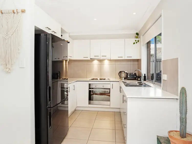 Sixth view of Homely semi-detached listing, 2/50 Albion Avenue, Miami QLD 4220