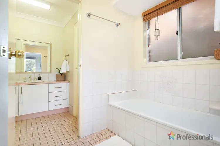 Fifth view of Homely house listing, 16 Yallambee Avenue, Armidale NSW 2350